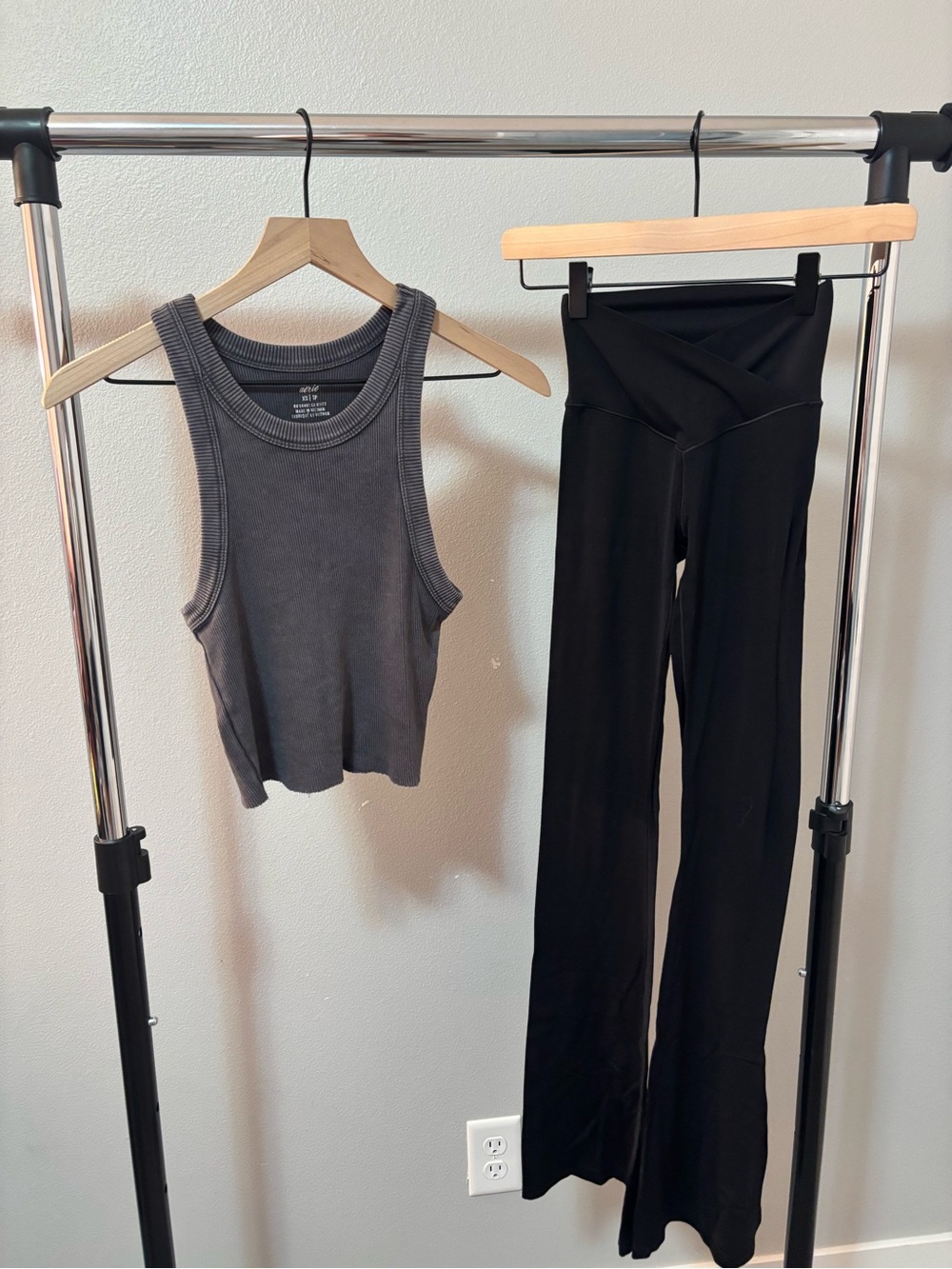 Aerie Charcoal Ribbed Cropped Tank & Black Flare Yoga Pants Set